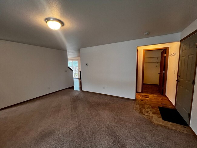 Building Photo - Application Pending - 3 Bedroom House For ...
