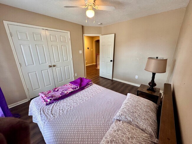 Building Photo - 3318 Ridgepoint Ct