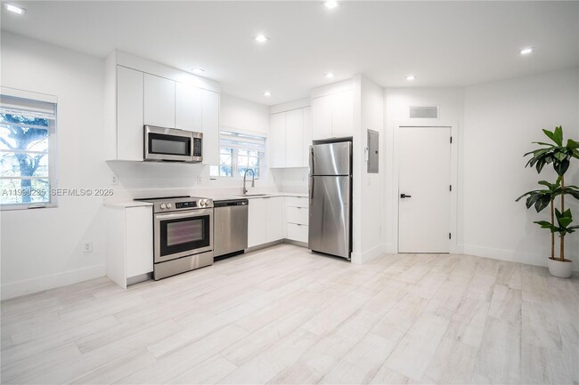 Building Photo - 960 Jefferson Ave