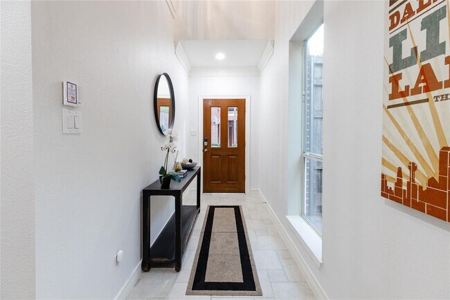 Building Photo - 2619 Colby St