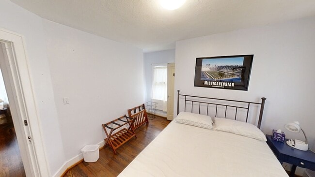 Building Photo - 811 Rose Ave