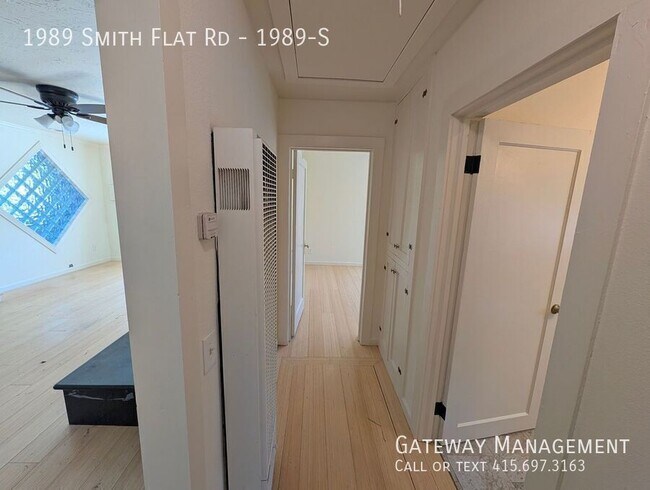 Building Photo - 1989 Smith Flat Rd