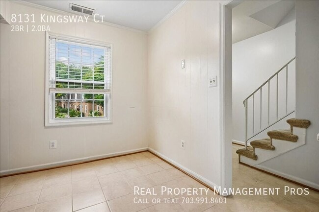 Building Photo - 8131 Kingsway Ct