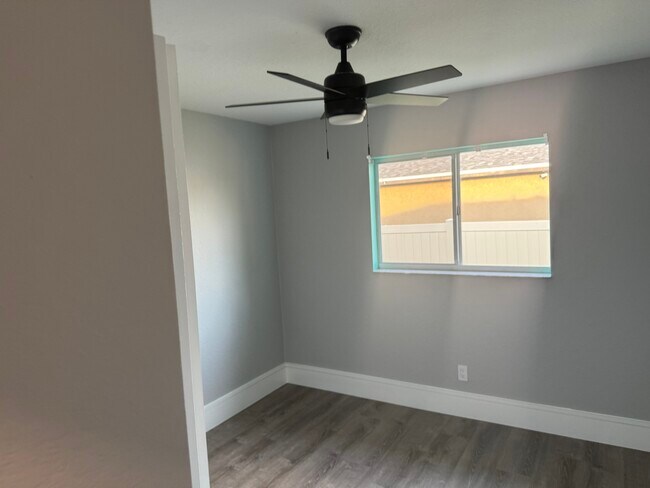 Building Photo - 1614 SW 27th St