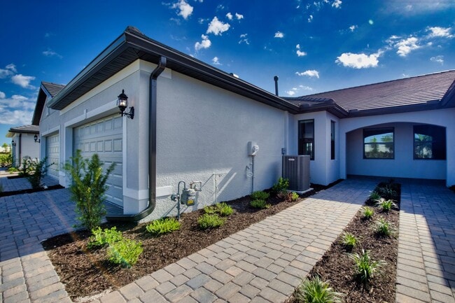 Building Photo - Annual Attached Villa in The Talon Preserve on Palmer Ranch – Minutes from the new Sarasota Memor...