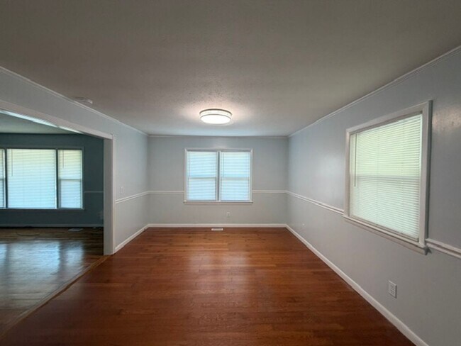 Building Photo - 434 Crystal Dr