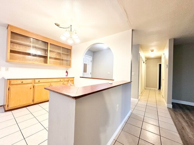 Building Photo - Beautiful 3 bedroom 2 bathroom Sacramento !