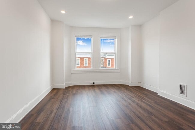 Building Photo - 2212 W Fayette St