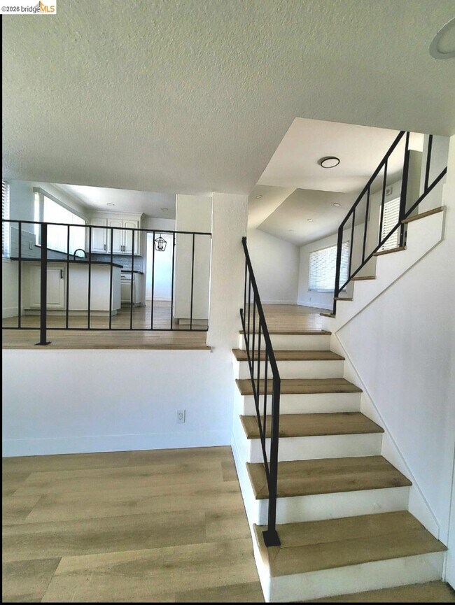 Building Photo - 2210 Sierra Ct