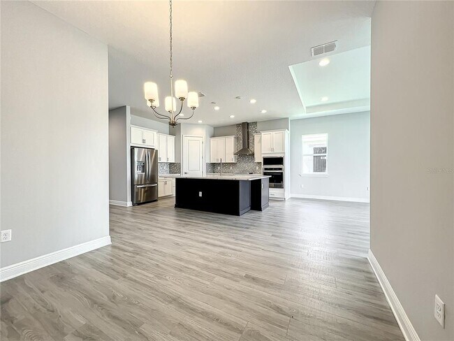 Building Photo - 13181 McMillan Dr