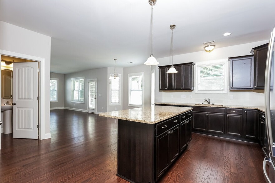 Building Photo - 168 Hawkesburg Dr