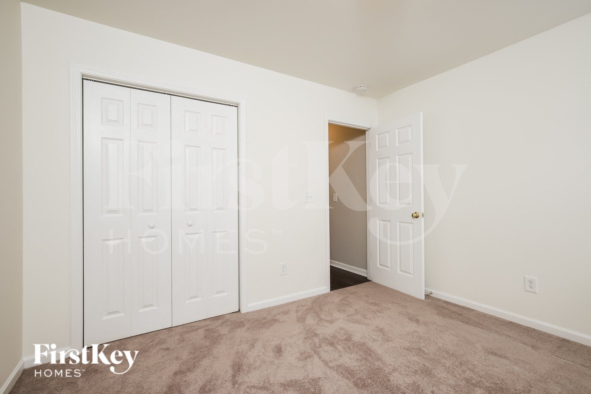 Building Photo - 4004 Village Park Ct