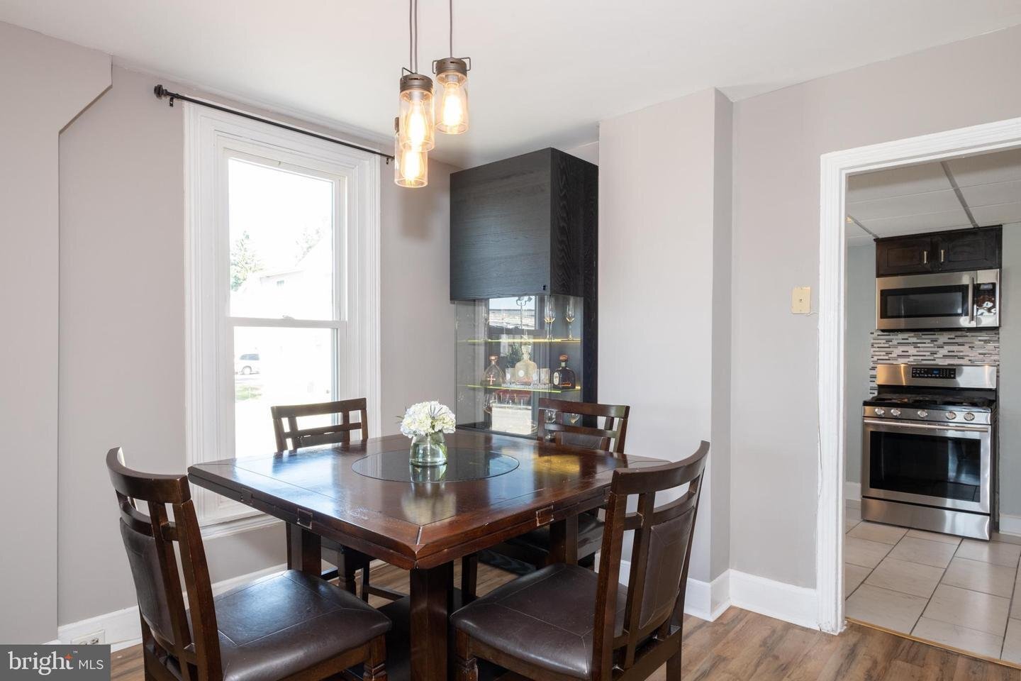 Building Photo - 701 E Barnard St