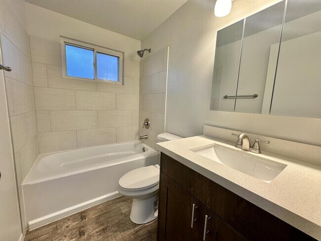 Building Photo - 7488 Silver Cir