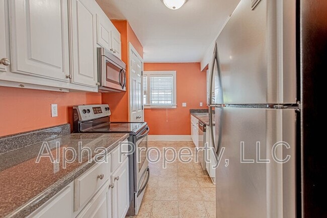 Building Photo - 14 Skyland Dr