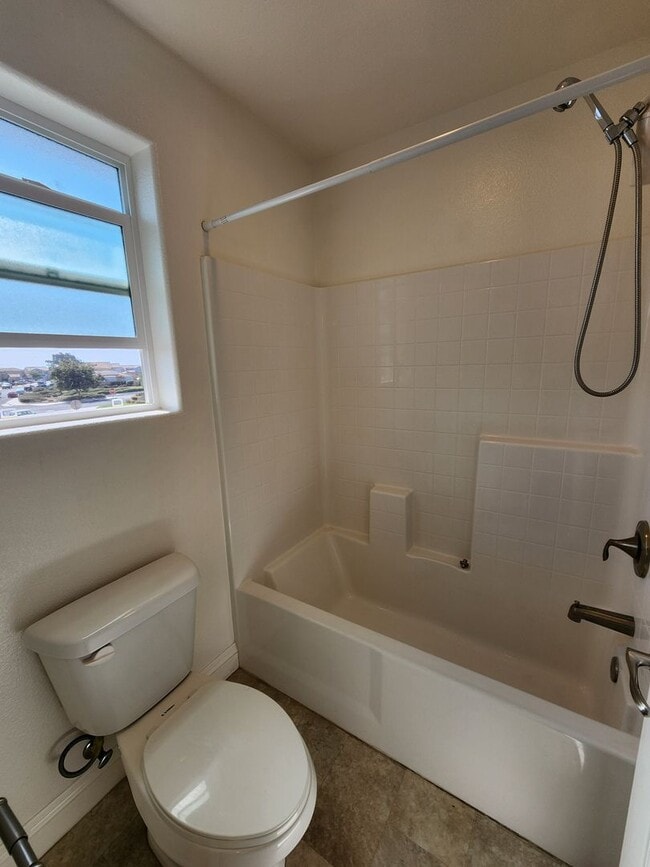 Building Photo - 231 Ninos Dr