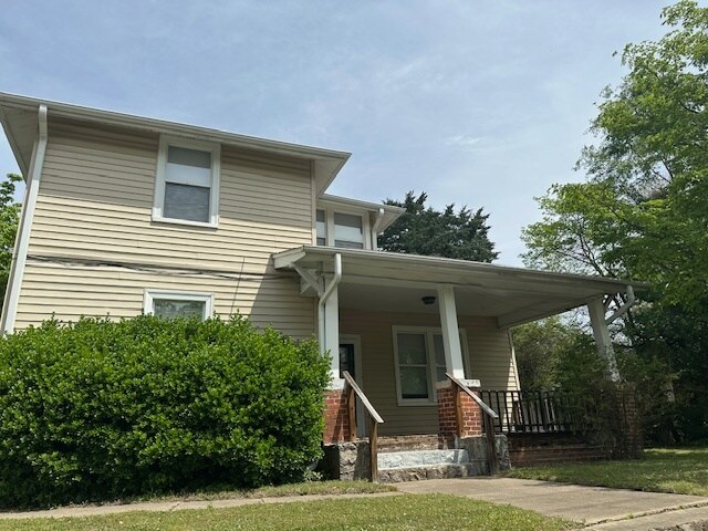 Building Photo - 1425 W Academy St
