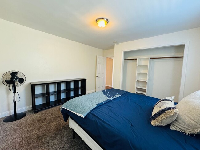 Building Photo - 4 BED / 2 BATH NEAR SDSU w/ LARGE BACKYARD...