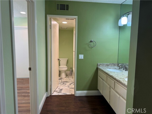 Building Photo - 2310 Applewood Cir