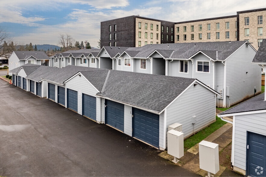 Building Photo - Rosewood Apartments