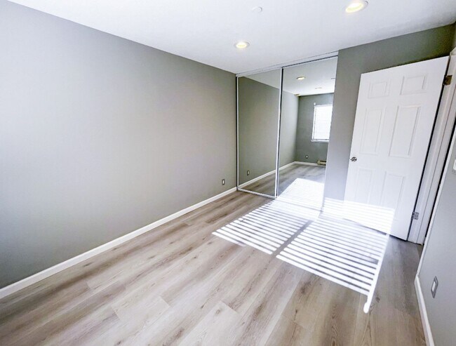 Building Photo - Prime Fremont Living! Updated 2BR Condo Near BART, Central Park & Lake Elizabeth