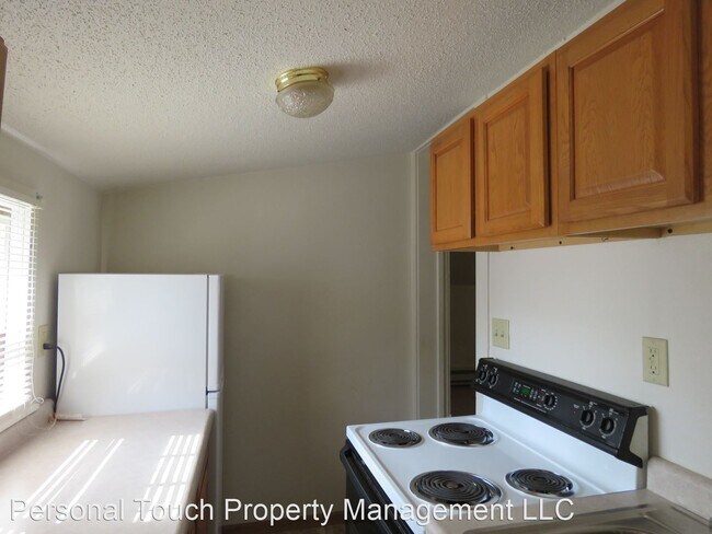 Building Photo - 820 7th St S