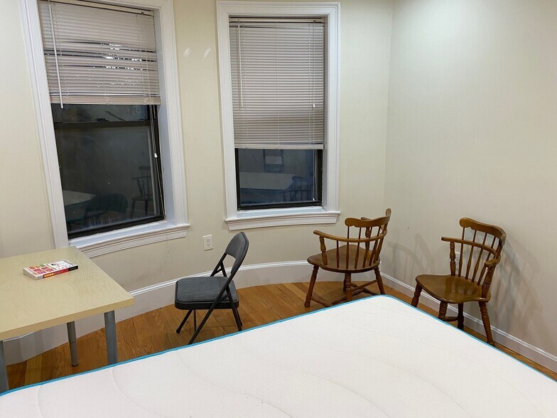 Building Photo - 179 Northampton St