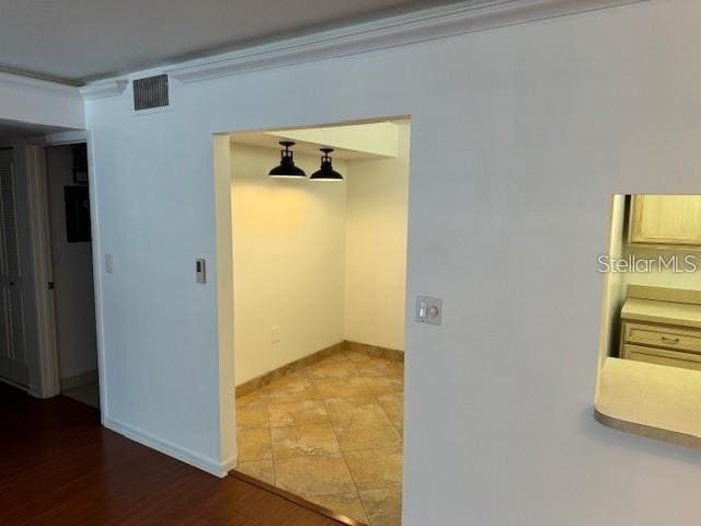 Building Photo - 1261 Pine Ridge Cir W