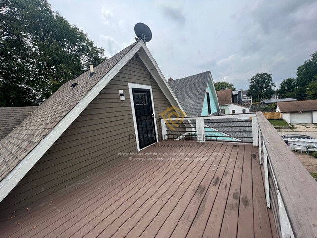 Building Photo - Renovated 4 Bed, 2.5 Bath Home in Beautiful Bates Hendricks, Just Blocks from Downtown!