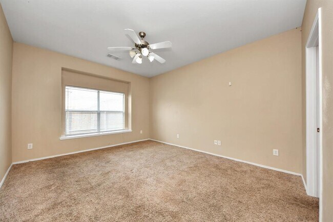 Building Photo - 2142 Vermillion Oak St