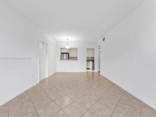 Building Photo - 14034 SW 90th Ave