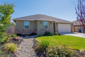 Building Photo - MOVE IN SPECIAL $500 OFF FIRST MONTHS RENT