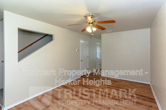 Building Photo - 4005 Madison Dr