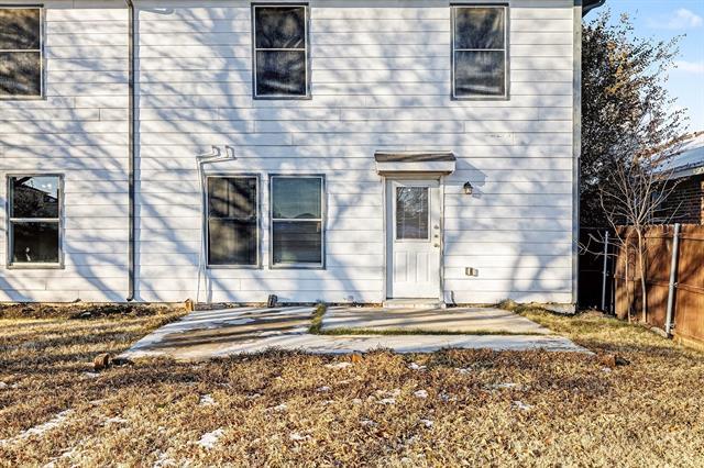 Building Photo - 2256 White Oak Dr