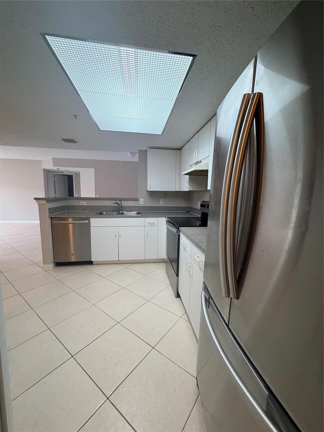 Building Photo - 5025 Wiles Rd