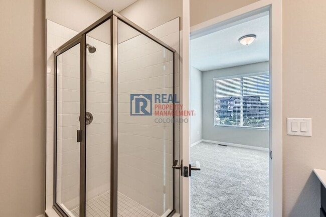 Building Photo - 1759 Peak Lp