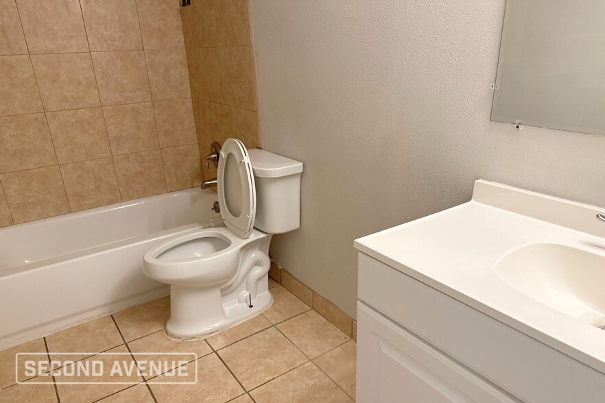 Building Photo - 7518 Canary Cir