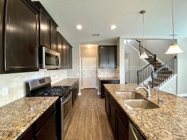 Building Photo - 1206 Ranch Falls