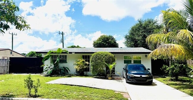 Primary Photo - 7140 Custer St