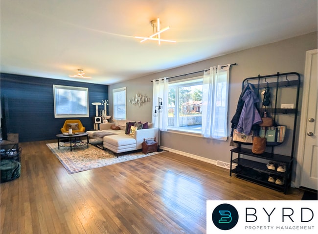 Building Photo - 4209 West End Dr