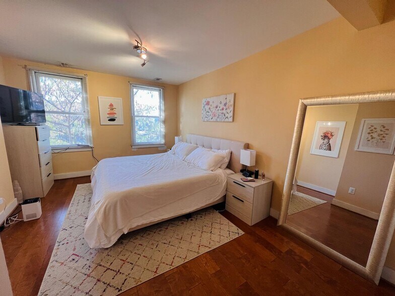 Top Floor BR - 3415 Hickory Ave