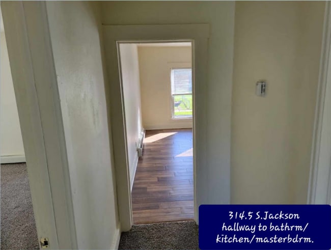 Building Photo - 314 1/2 S Jackson St