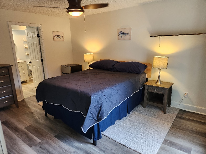 Building Photo - 6070 Baltimore Ave