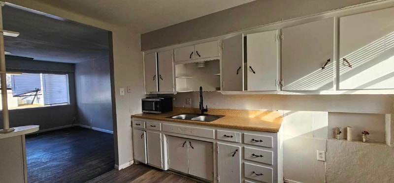 Building Photo - 1046 W Star St