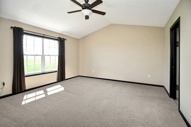 Building Photo - 1204 Ledgestone Dr