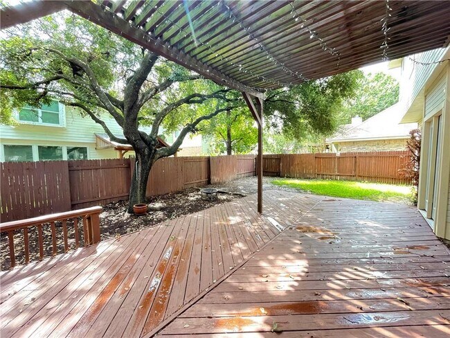 Building Photo - 8217 Longdraw Dr