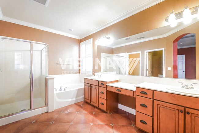 Building Photo - 1311 Green Ravine Dr