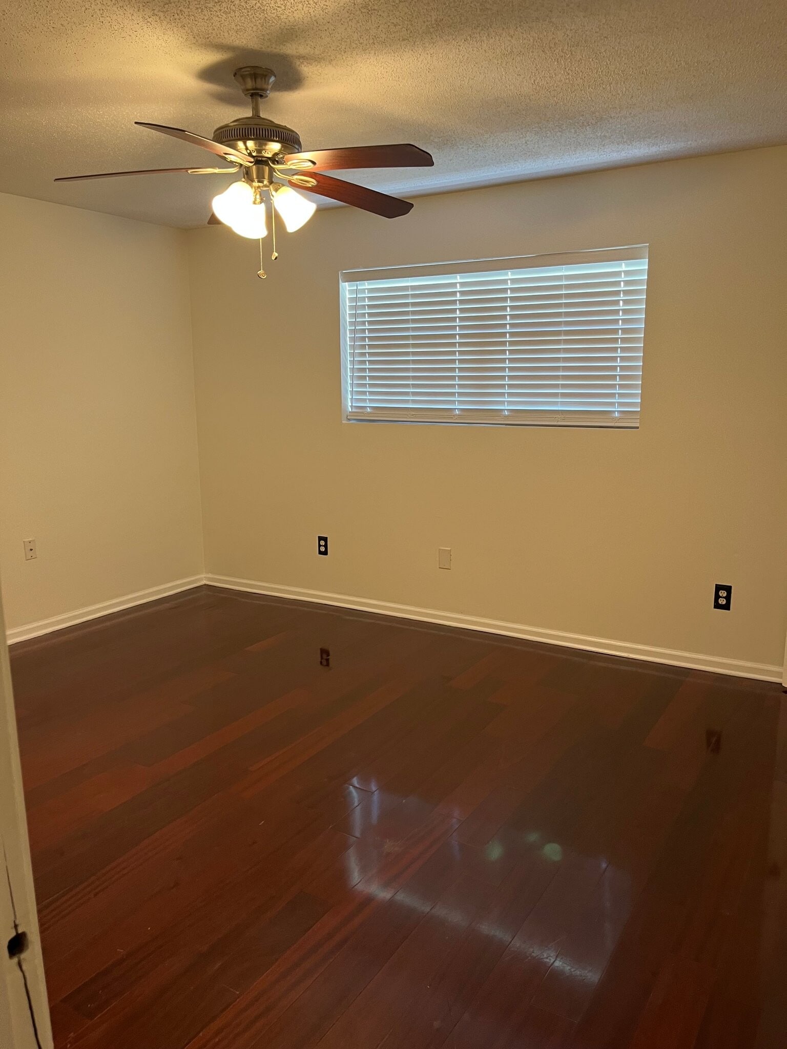 Building Photo - 7170 Wayside Dr