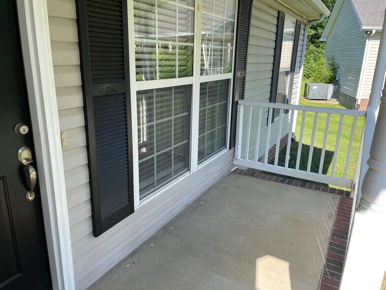Building Photo - 2733 Calais Ct