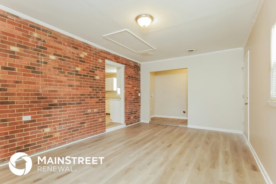 Building Photo - 2349 Swindon Ln